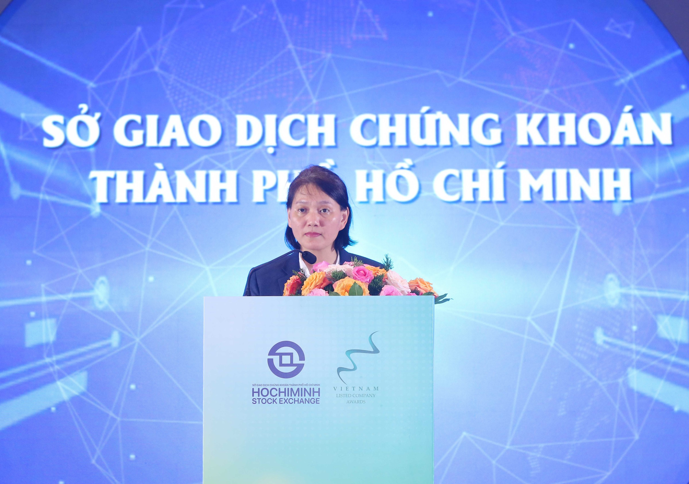 ba-nguyen-thi-viet-ha-quyen-chu-tich-cong-ty-so-giao-dich-chung-khoan-tp-hcm-hose-phat-bieu-tai-hoi-nghi ba-nguyen-thi-viet-ha-quyen-chu-tich-cong-ty-so-giao-dich-chung-khoan-tp-hcm-hose-phat-bieu-tai-hoi-nghi